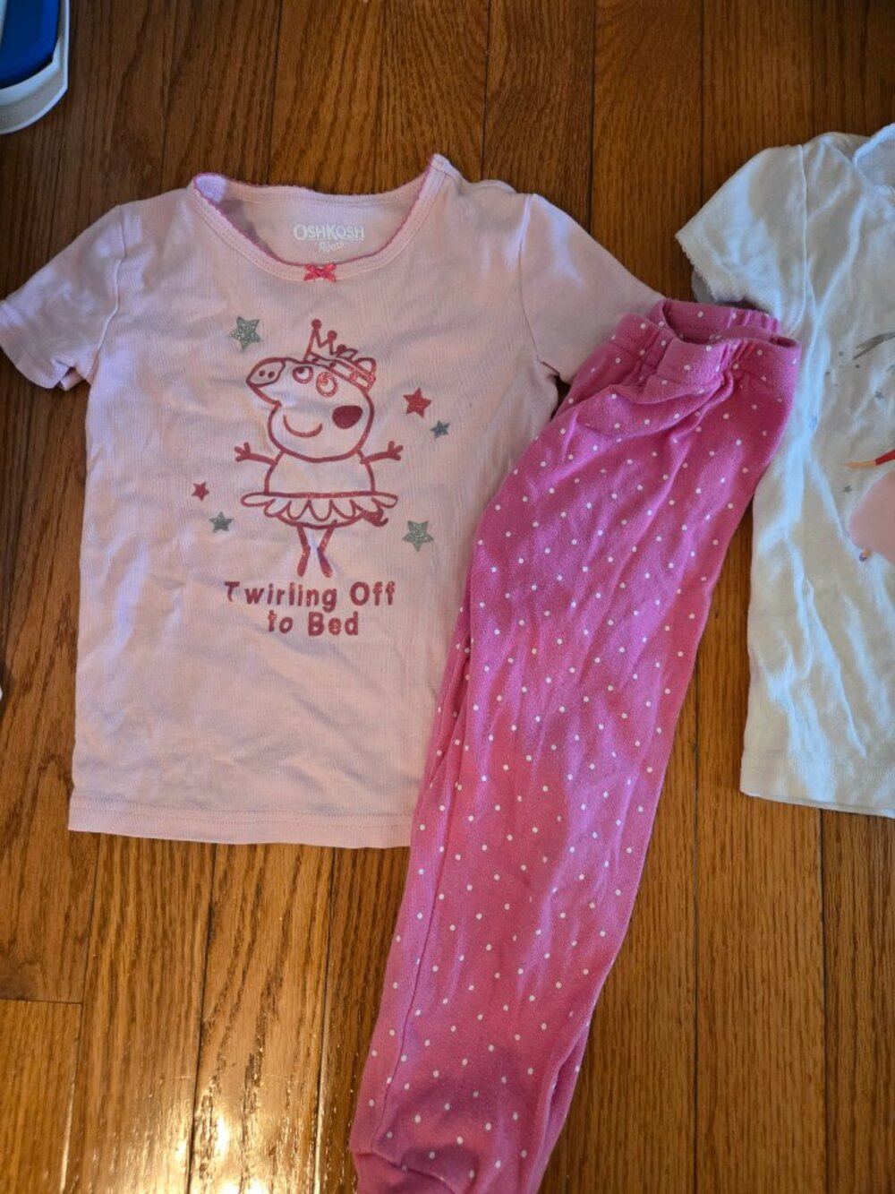 Girls size 3T four sets of pajamas - Picture 3 of 10